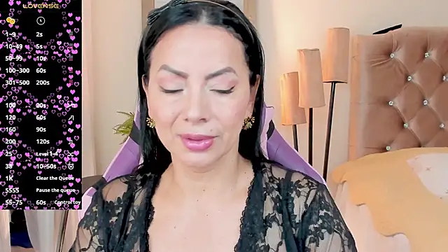 veronika naughty online show from 4, 10, 2025