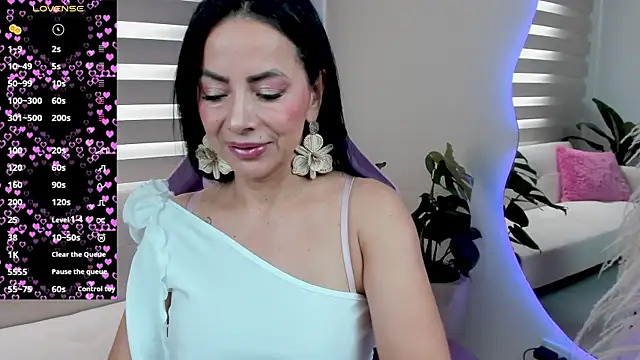 veronika naughty online show from 17, 11, 2025