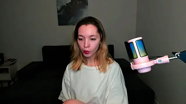 MiaThaine online show from 16, 12, 2024