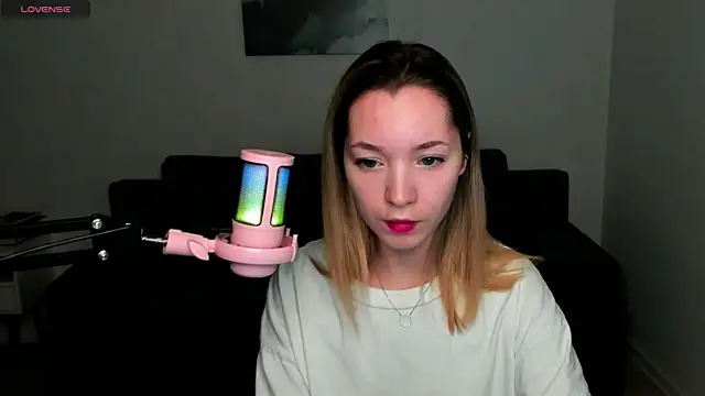 MiaThaine online show from 28, 12, 2024