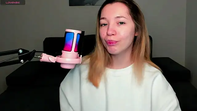 MiaThaine online show from 17, 1, 2025