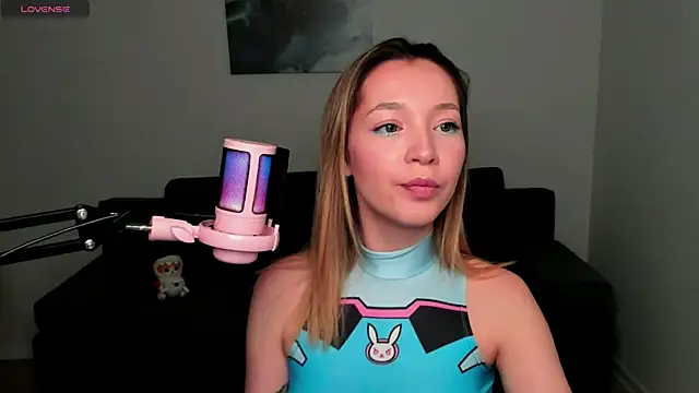 MiaThaine online show from 22, 1, 2025