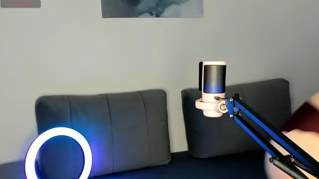 MiaThaine online show from 9, 2, 2025