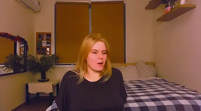 VoluptuousDreams online show from 15, 12, 2024