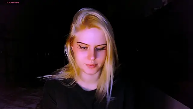 VoluptuousDreams online show from 9, 3, 2025