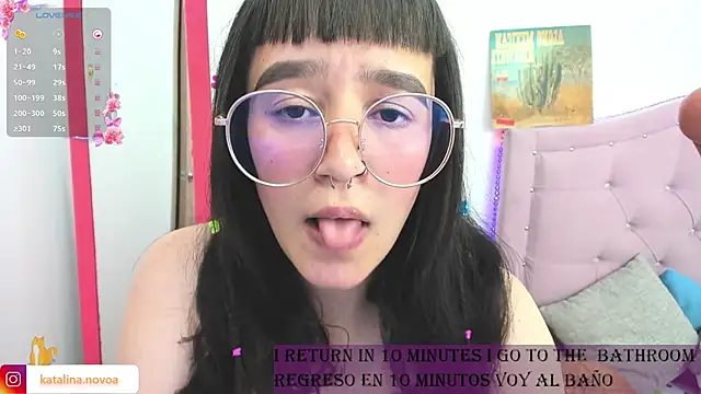 Katalina novoa online show from 14, 2, 2025