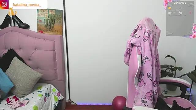 Katalina novoa online show from 20, 5, 2026