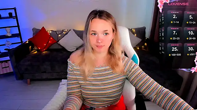 Snapshot of SherillBrill chatting on 8, 2, 2025 SherillBrill online show from 8, 2, 2025
