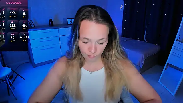 Snapshot of SherillBrill chatting on 8, 10, 2025 SherillBrill online show from 8, 10, 2025
