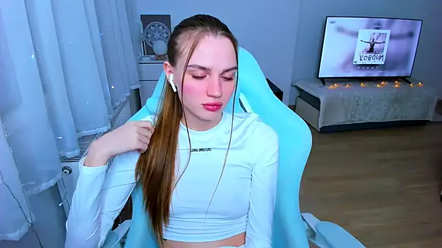 StellaLawless online show from 5, 1, 2025
