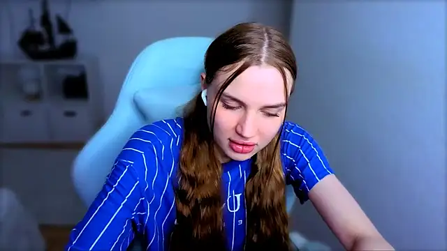 Snapshot of StellaLawless chatting on 27, 10, 2025 StellaLawless online show from 27, 10, 2025