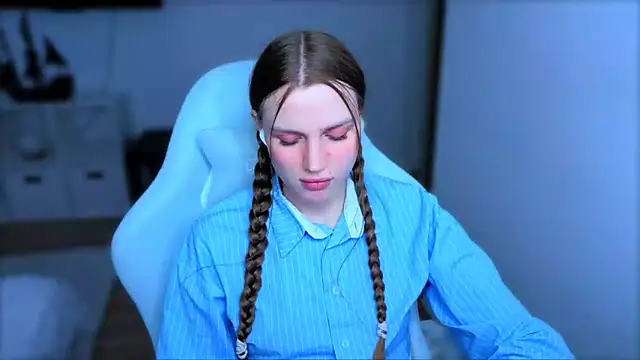 StellaLawless online show from 24, 3, 2026