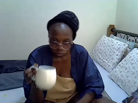 Sweet Bear online show from 21, 10, 2025