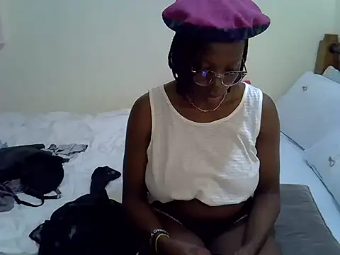 Sweet Bear online show from 10, 11, 2025