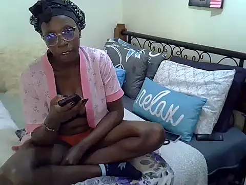 Snapshot of Sweet_Bear chatting on 5, 6, 2026 Sweet Bear online show from 5, 6, 2026