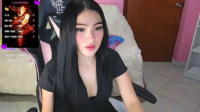 Snapshot of keity_moon chatting on 4, 2, 2025 keity moon online show from 4, 2, 2025