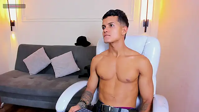 Snapshot of Paradise_boy_s chatting on 20, 11, 2025 Paradise boy s online show from 20, 11, 2025