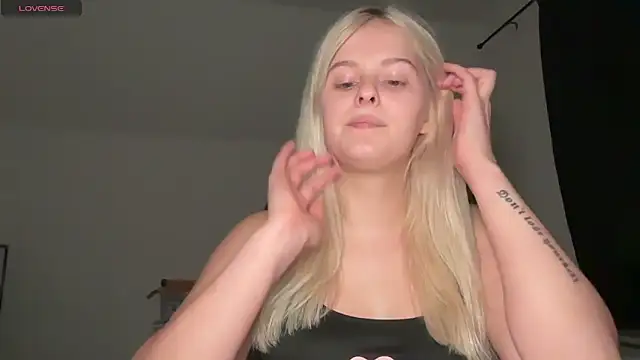 Allylove03 online show from 11, 9, 2025