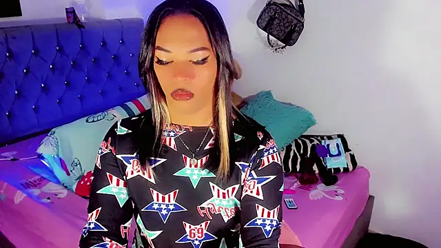 Zakura hot1 online show from 4, 11, 2025