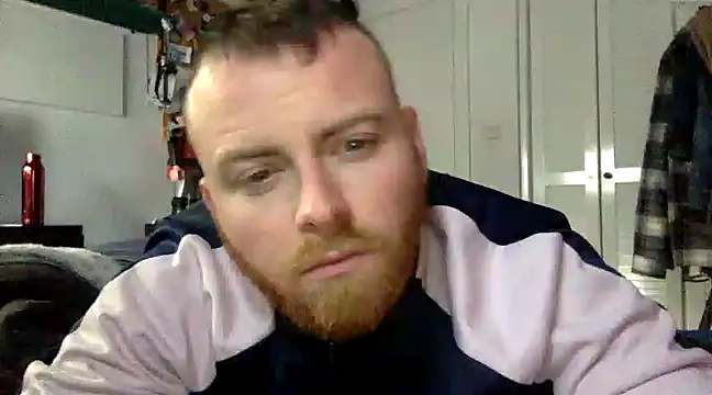 Pelirrojo1234 online show from 4, 2, 2025