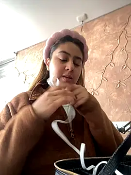 Miabonnett  online show from 9, 10, 2025