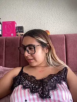 Miabonnett  online show from 25, 2, 2026