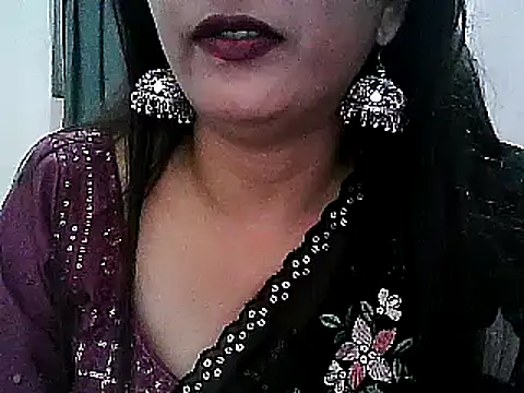 Snapshot of Model-Tanya chatting on 2, 2, 2025 Model-Tanya online show from 2, 2, 2025