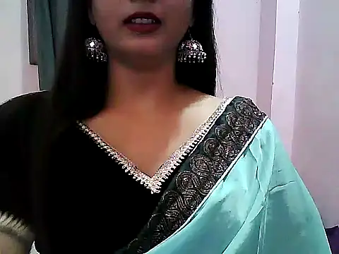 Snapshot of Model-Tanya chatting on 5, 2, 2025 Model-Tanya online show from 5, 2, 2025