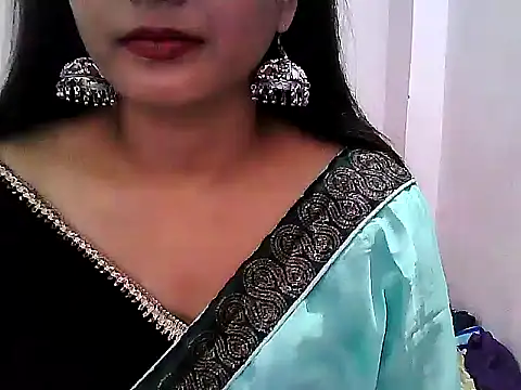 Snapshot of Model-Tanya chatting on 5, 2, 2025 Model-Tanya online show from 5, 2, 2025