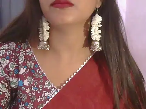 Snapshot of Model-Tanya chatting on 8, 2, 2025 Model-Tanya online show from 8, 2, 2025