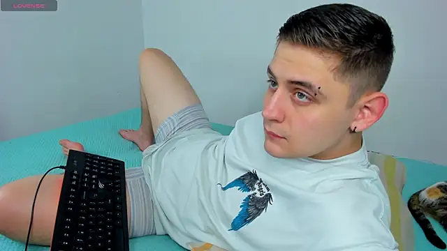 Snapshot of jordanscott20 chatting on 8, 2, 2025 jordanscott20 online show from 8, 2, 2025