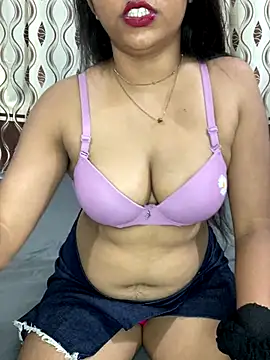 Snapshot of little_shadow chatting on 18, 9, 2025 little shadow online show from 18, 9, 2025