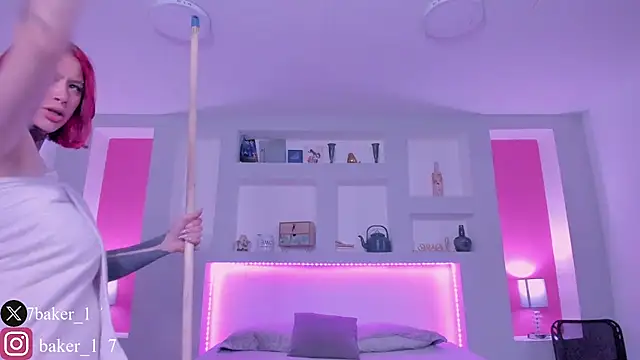 ViolettaBaker  online show from 7, 2, 2025