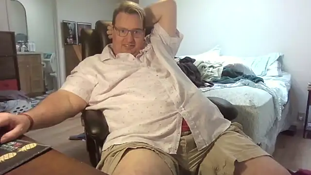 Snapshot of wvalentino chatting on 24, 10, 2025 wvalentino online show from 24, 10, 2025