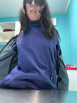 Reinacatchile online show from 23, 4, 2026