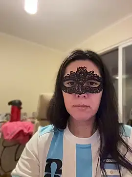 Reinacatchile online show from 4, 7, 2026