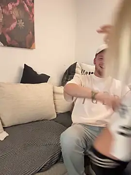 Snapshot of NickyGold_Official chatting on 28, 10, 2025 NickyGold Official online show from 28, 10, 2025