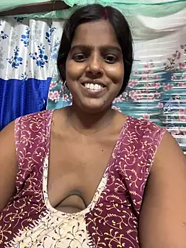 Snapshot of Beauty-queen chatting on 5, 7, 2026 Beauty-queen online show from 5, 7, 2026