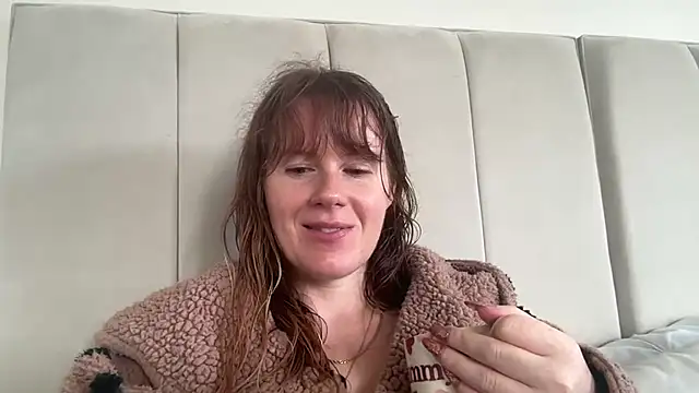 redheadrosie69 online show from 13, 10, 2025