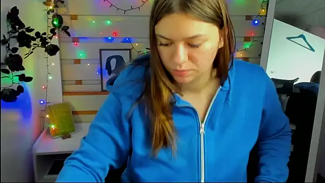 Josephine Kiss online show from 15, 4, 2026