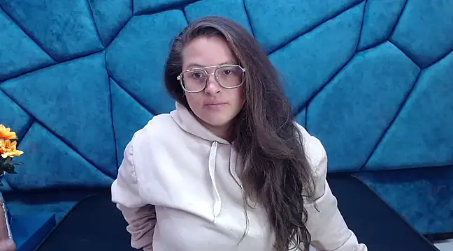 Snapshot of SaraThomso chatting on 25, 1, 2025 SaraThomso online show from 25, 1, 2025