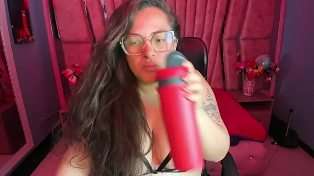 Snapshot of SaraThomso chatting on 27, 9, 2025 SaraThomso online show from 27, 9, 2025