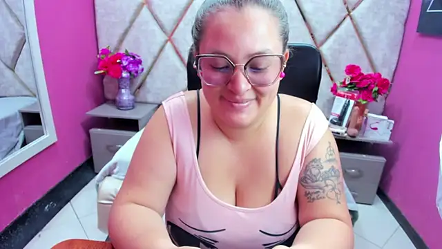 SaraThomso online show from 16, 12, 2025