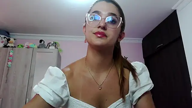 caroline jonson online show from 9, 1, 2025