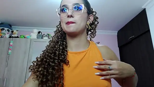 caroline jonson online show from 9, 2, 2025