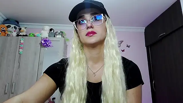 caroline jonson online show from 23, 2, 2025