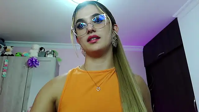 caroline jonson online show from 14, 3, 2025