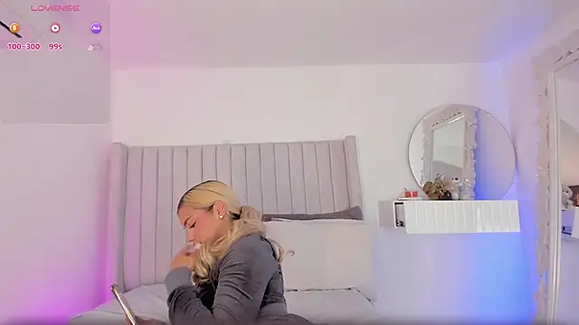 Snapshot of Shelynna_azzul chatting on 6, 6, 2026 Shelynna azzul online show from 6, 6, 2026