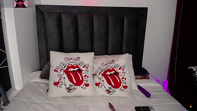 Tifanny Sweett online show from 28, 2, 2025