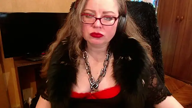 Snapshot of Miss_Tress chatting on 24, 12, 2024 Miss Tress online show from 24, 12, 2024